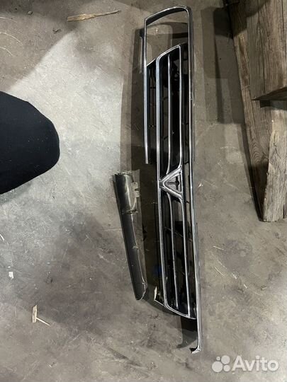 Решетка радиатора toyota vista sv 33