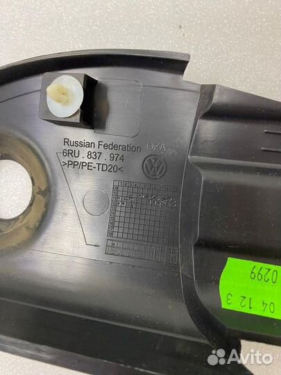 Накладка крепления зеркала передняя правая