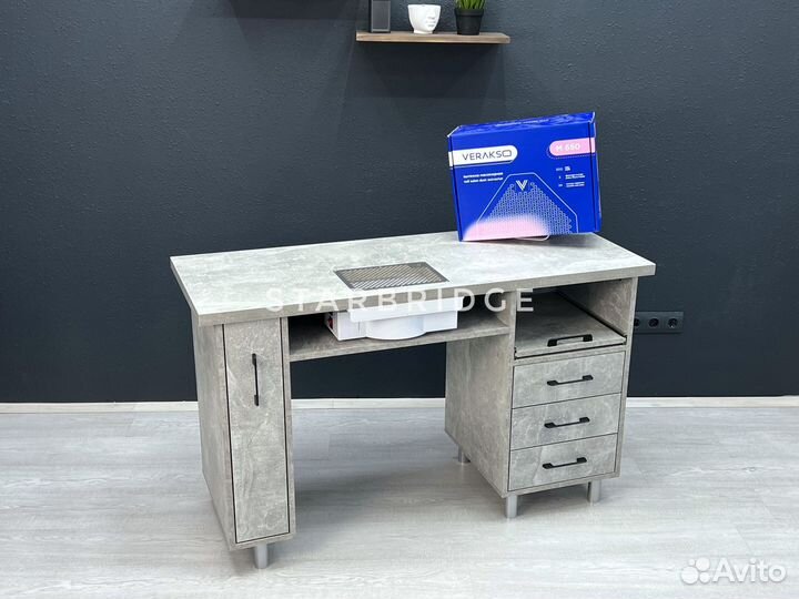 Маникюрный стол с вытяжкой