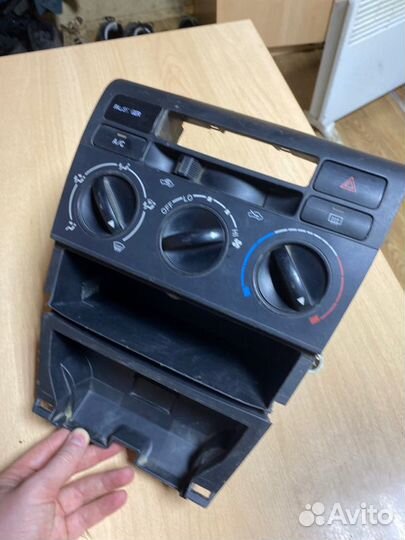 Блок управления кондиционером Toyota Corolla 121