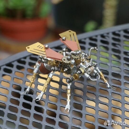 Металлический конструктор 3D Муравей с крыльями