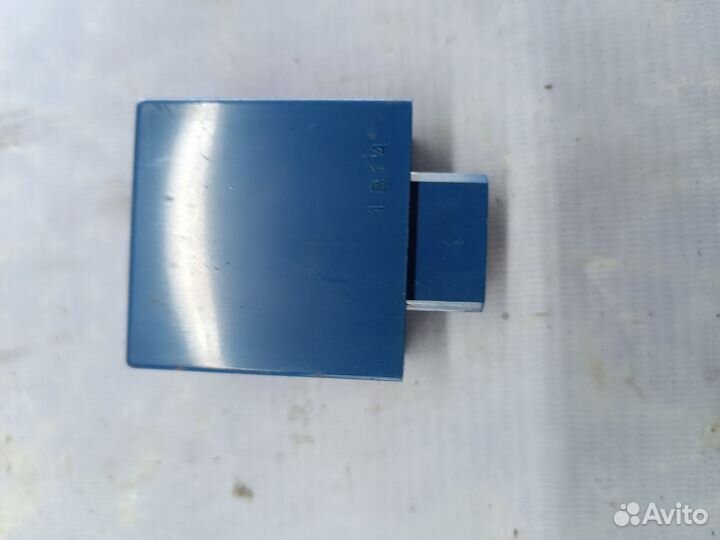 Блок управления стеклоочистителем Mazda MPV lwew