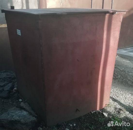 Железный бак