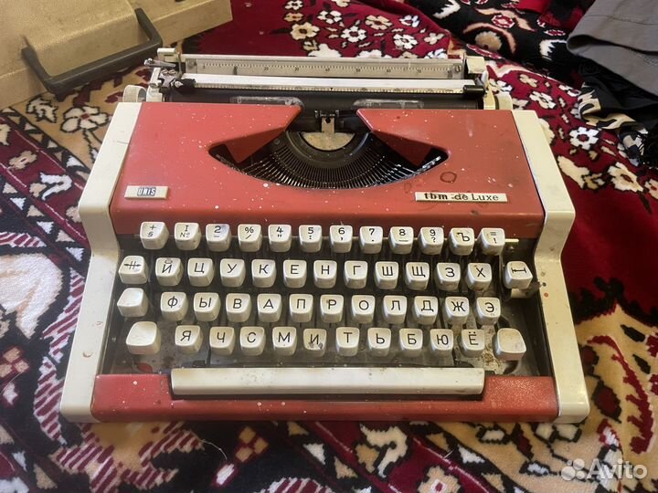 Пишущая печатная машинка Unis