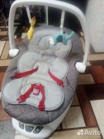 Укачивающий центр graco