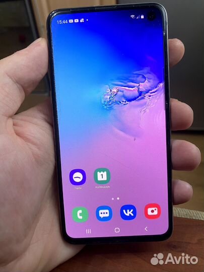 Продам Samsung Galaxy S10e 6/128 Gb