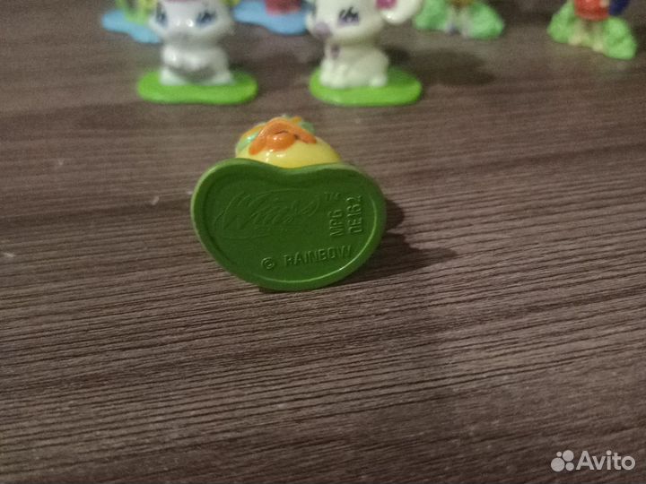 Игрушки из киндера винкс