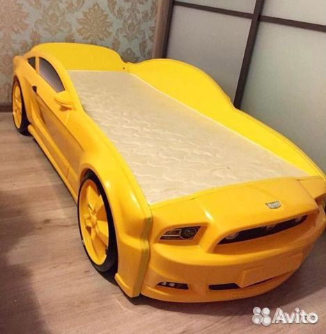 Кровать машина