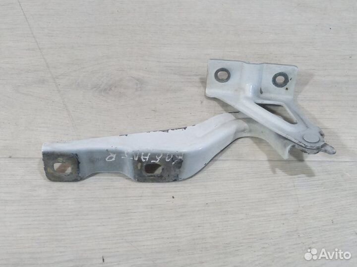 Петля капота правая Chevrolet Cobalt седан B15D2