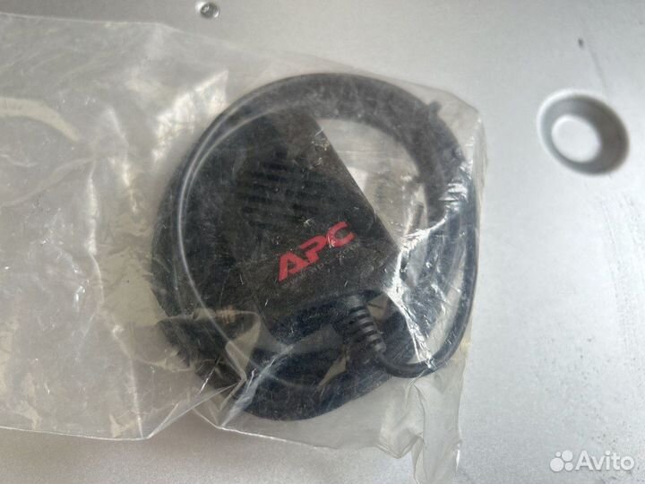 Источник бесперебойного питания APC Smart-UPS 1000