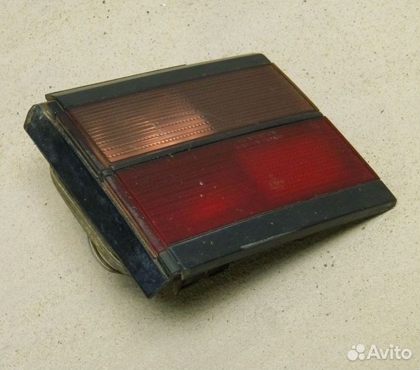 Фонарь багажника правый VW Passat B3 универсал