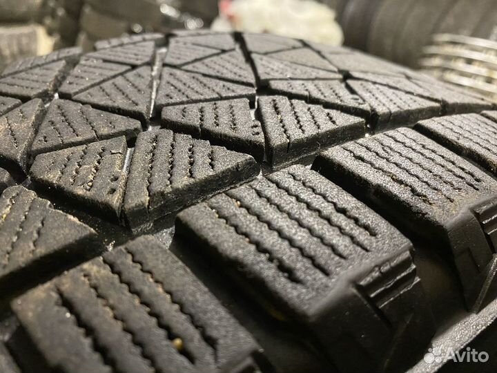 Bridgestone Blizzak DM-V2 225/65 R17 102S