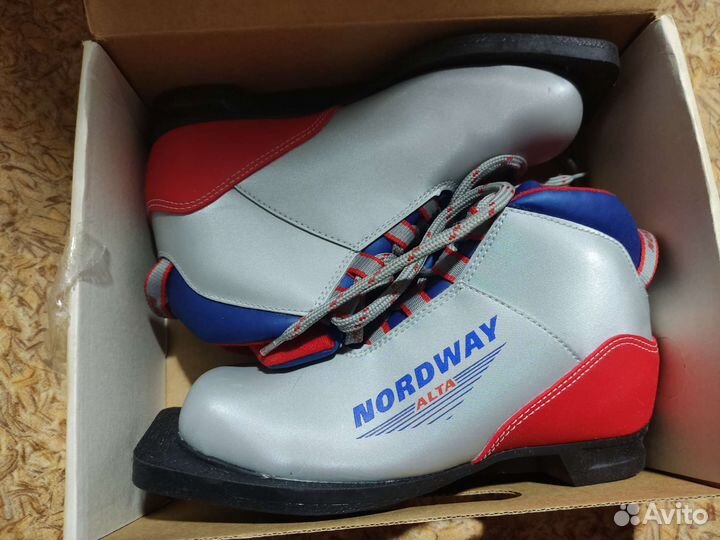 Лыжные ботинки новые 34 размер