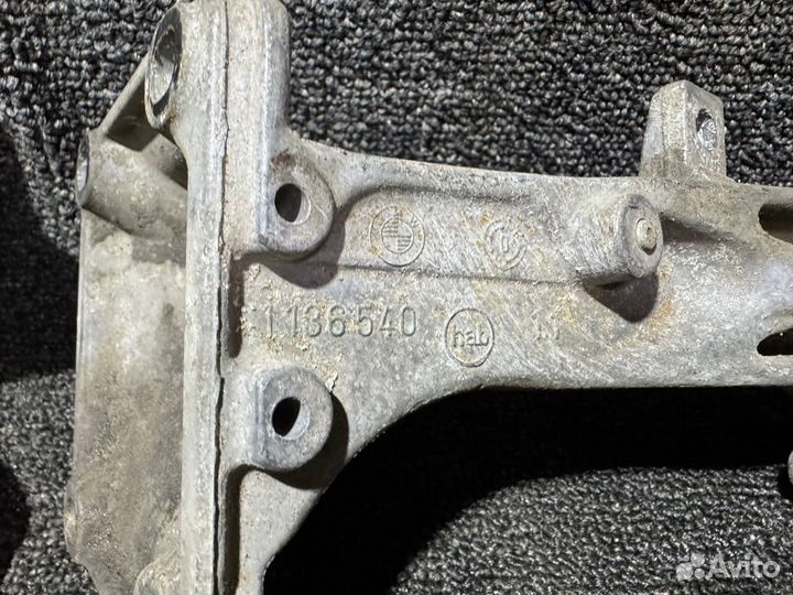 Лапы двигателя BMW E36 M50 M52