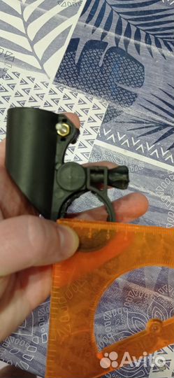 Крепление для фонаря на велосипед (самокат)