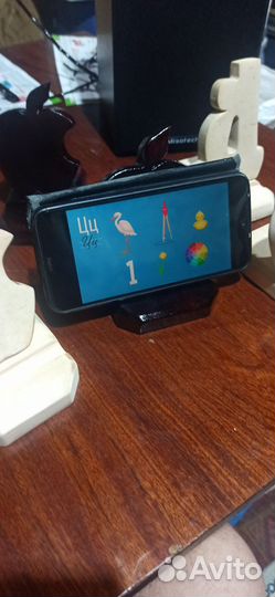 Подставка для телефона из дерева