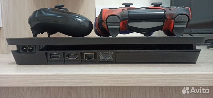 Sony playstation 4 slim