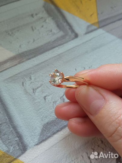 Кольцо с камнем медсплав