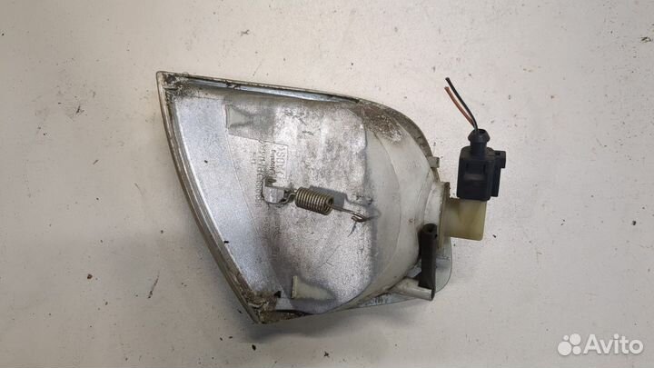 Поворот Volkswagen Polo, 1999