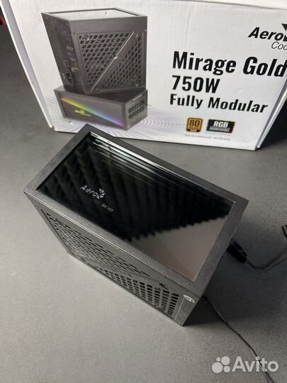 Aerocool mirage gold 750W Gold