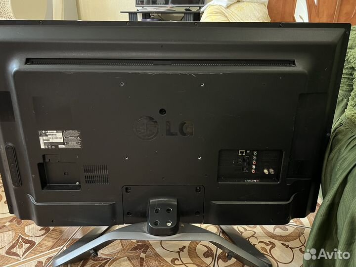 Продаю телевизор LG бу.На запчасти
