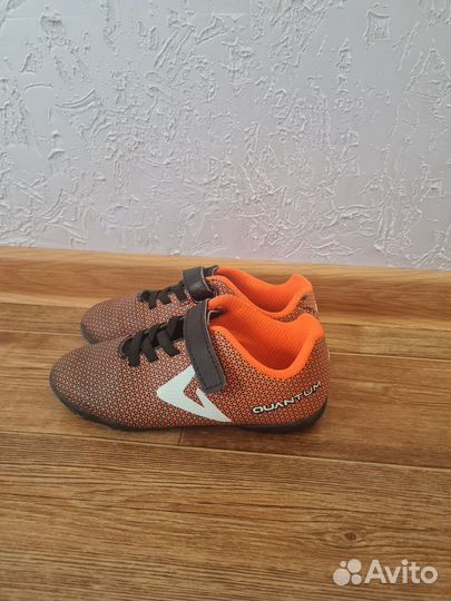 Детские футбольные бутсы