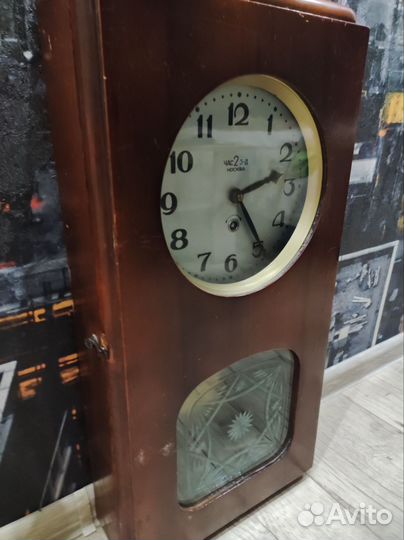 Часы настенные с маятником СССР