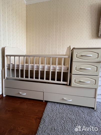 Детская кроватка с маятником трансформер