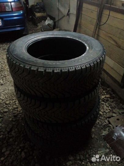 Goodyear 4x4 UG Ice Navi 215/65 R16