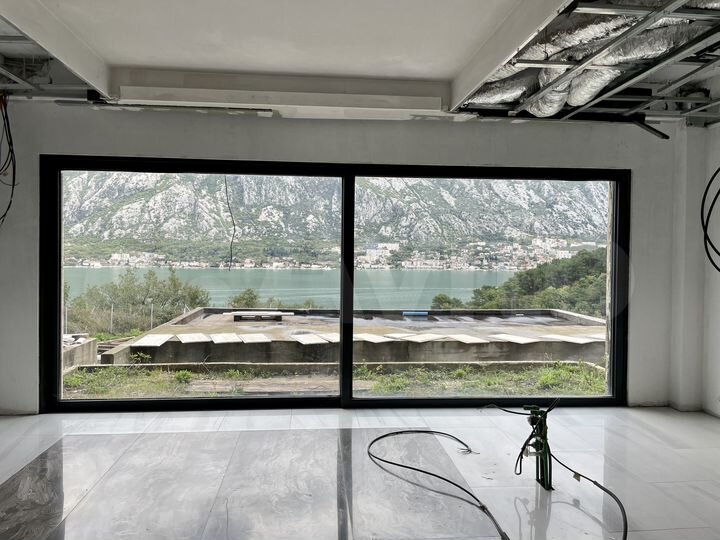 Дом 1225 м² на участке 8014 м² (Черногория)