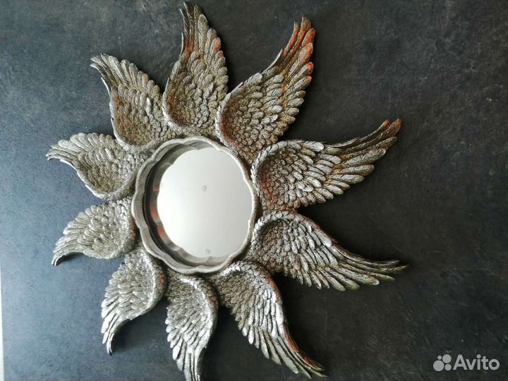 Зеркало настенное в раме