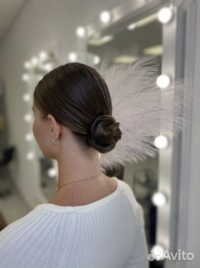 Стилист по прическам