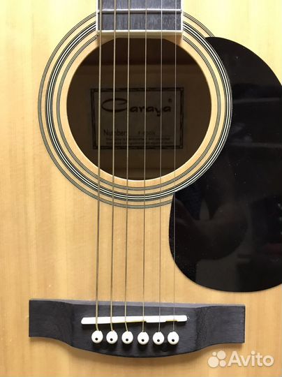Акустическая гитара с чехлом