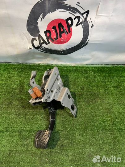 Педаль тормоза Nissan Serena GFC27 MR20(DD) 2017