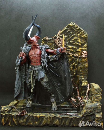 Диорамы и подставки для фигурок neca mcfarlane