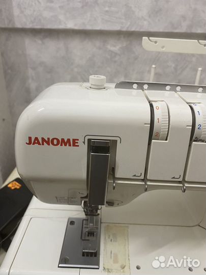 Распошивальная машина Janome