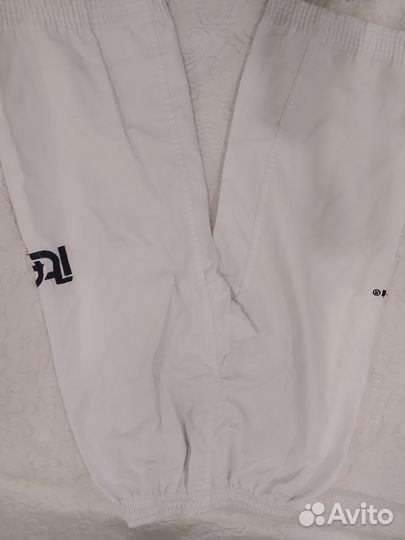 До бок - форма для Тхэквондо