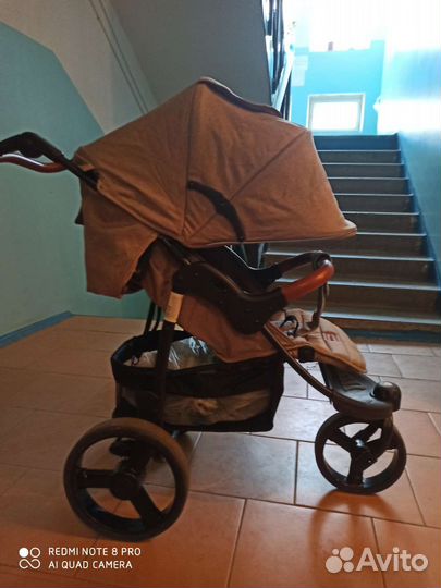 Прогулочная коляска
