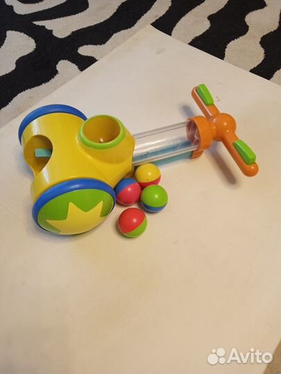 Игрушка стрелялка шариками