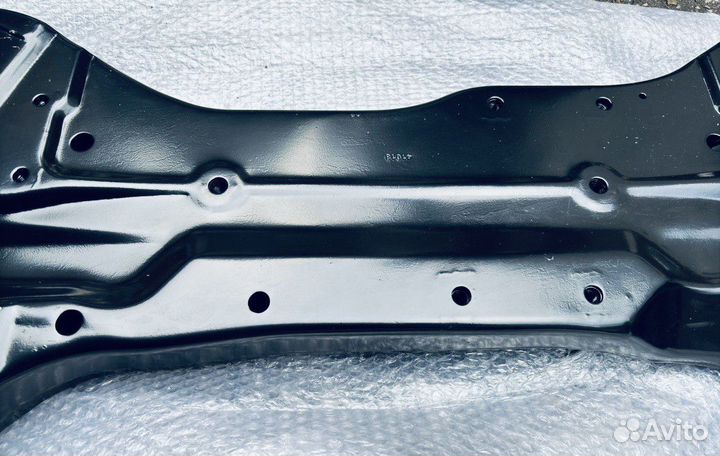 Подрабник двигателя 2.4 Mitsubishi Outlander XL