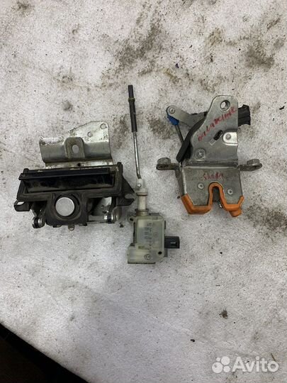 Замок двери багажника Skoda Octavia A4