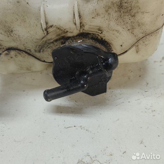 Бачок расширительный Toyota Rav4 2000