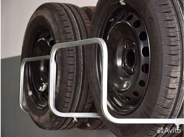 Полка кронштейн для шин настенная в гараж