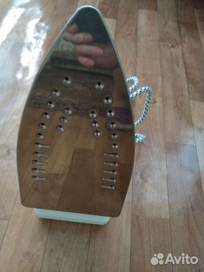 Утюг новый