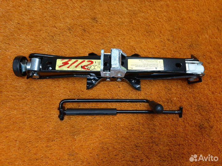 Домкрат Audi A5 8T cdnc 2010