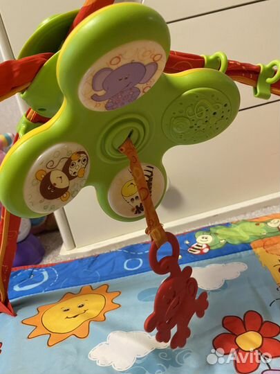 Развивающий коврик tiny love с игрушками