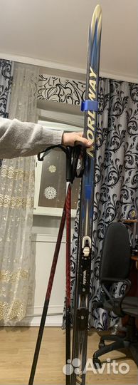 Новые лыжи с палками и ботинками 38-39 размер