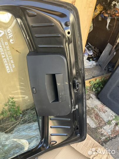 Крышка багажника рено сандеро 1(дефект)