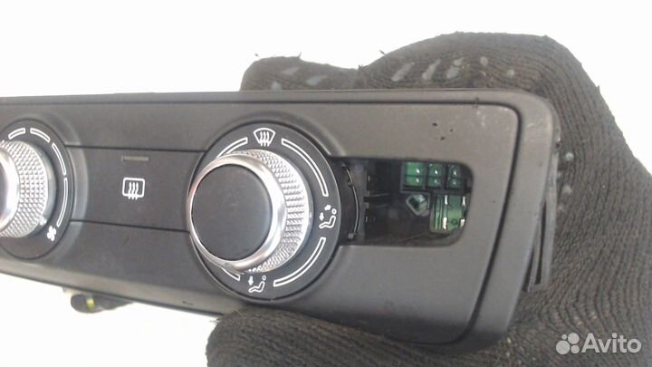 Переключатель отопителя Audi A3, 2013