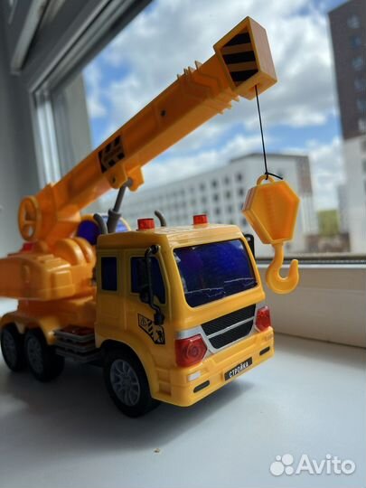 Игрушечные машинки, мусоровоз, эвакуатор,кран